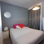 Maison Familiale Avec Jacuzzi Et Piscine *