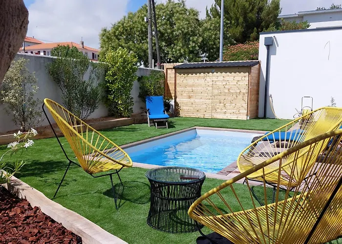 Maison Familiale Avec Jacuzzi Et Piscine * La Rochelle (Charente-Maritime)